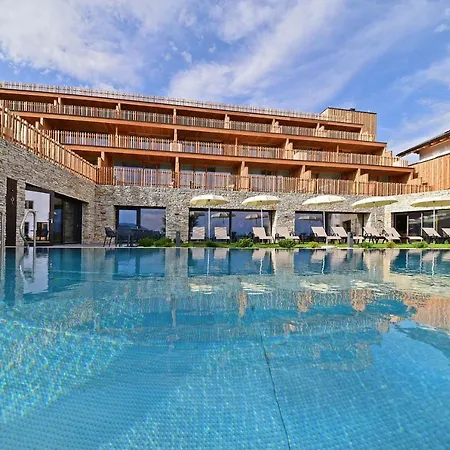 Tratterhof Mountain Sky 4* Maranza
