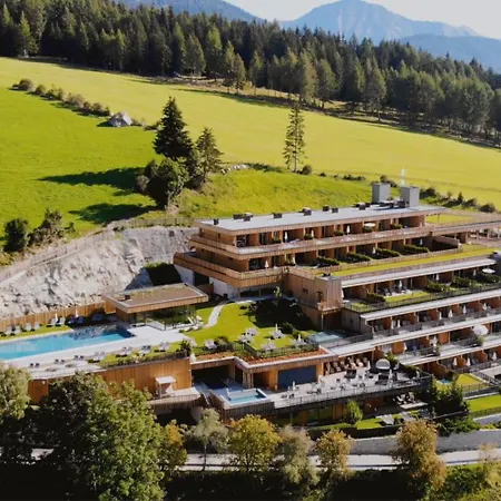 Hotel Tratterhof Mountain Sky 4*