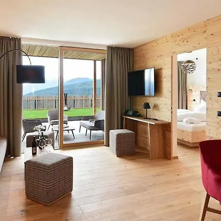 Hotel Tratterhof Mountain Sky 4*
